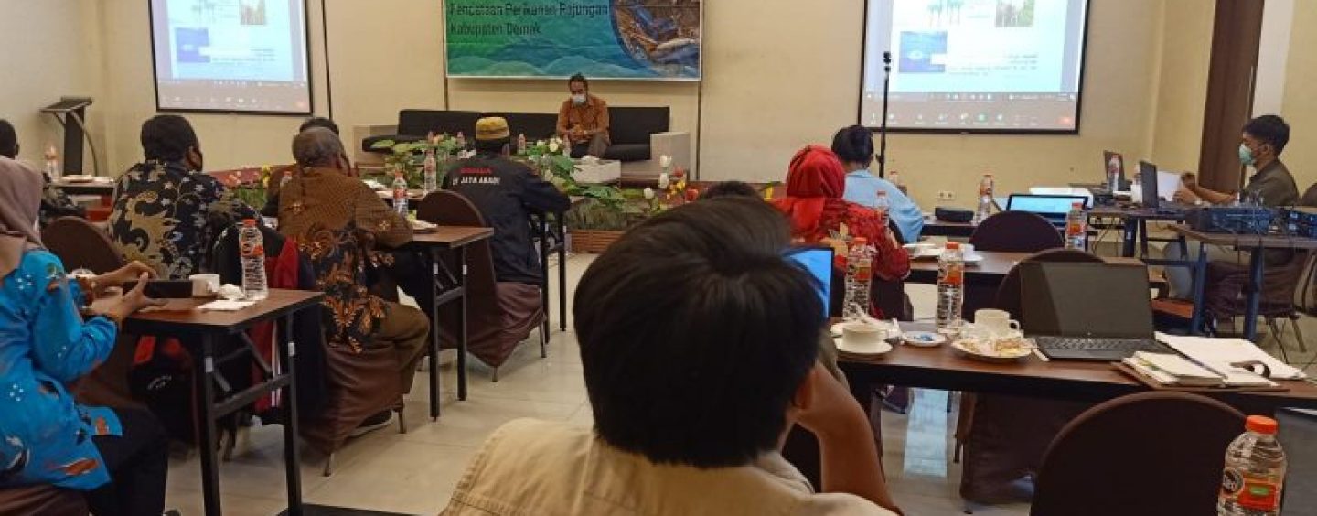 Stakeholder Meeting related to Crab Fisheries Data Collection in Demak