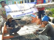 Lampung Bay Seafood Supports Sustainable Crab Fishing with Crab Traps/Pot Distribution Initiative