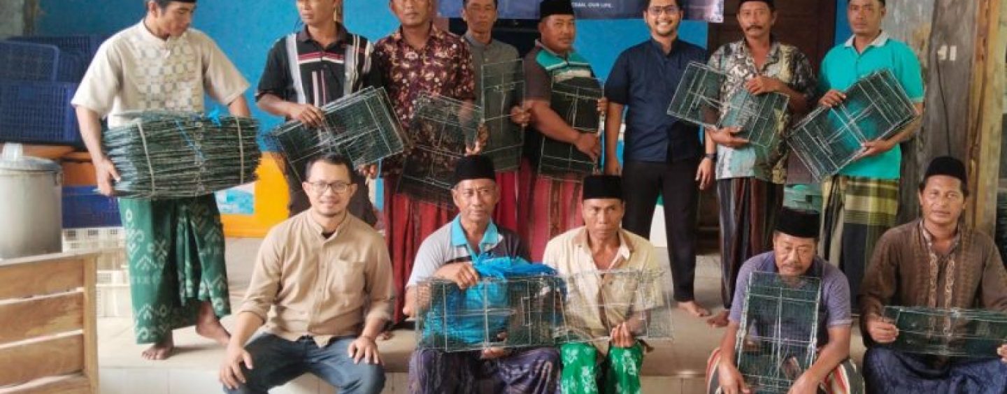 PT. KAIA Distributes Marine Mammal-Safe Crab Traps to Replace Gillnets in Madura, East Java