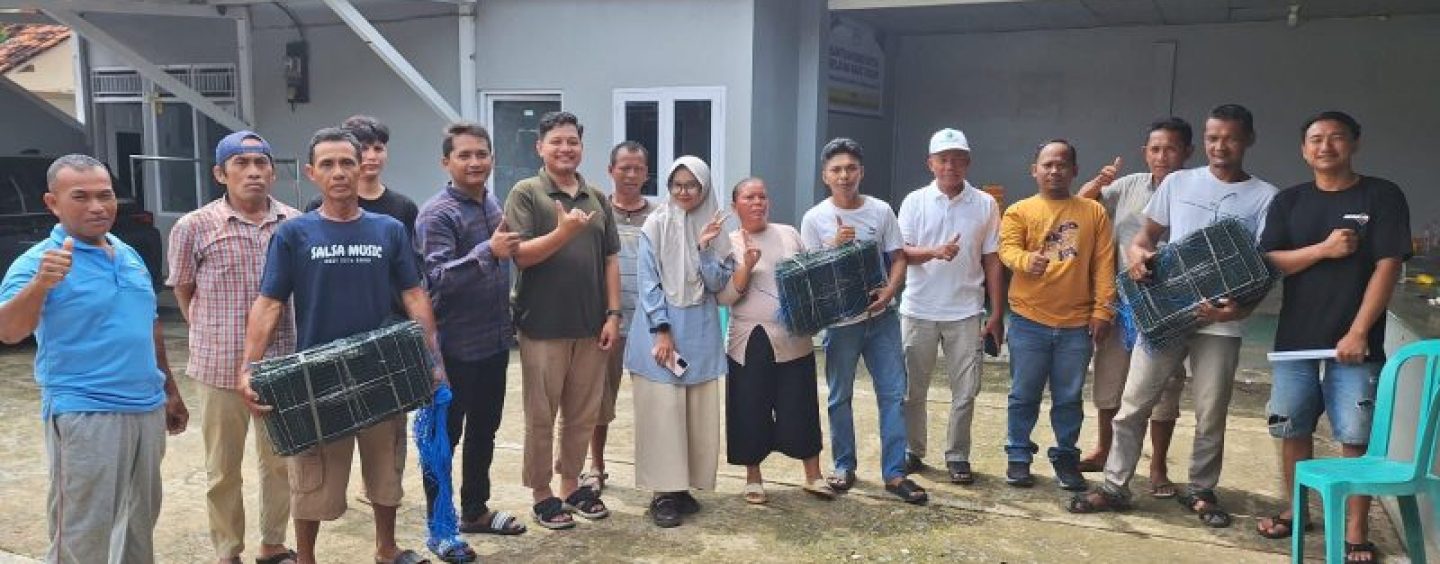 PT. Sumber Kemenangan Sejahtera Abadi (SKSA) Distributes Bubu Fishing Gear to Fishermen in Waruduwur, Cirebon