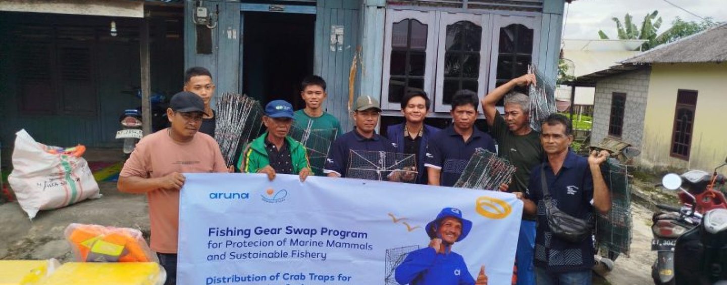 PT Nirwana Segara Distributes Bubu Fishing Gear to Fishermen in East Kalimantan and Papua to Support Marine Mammal Friendly Fishing Gear