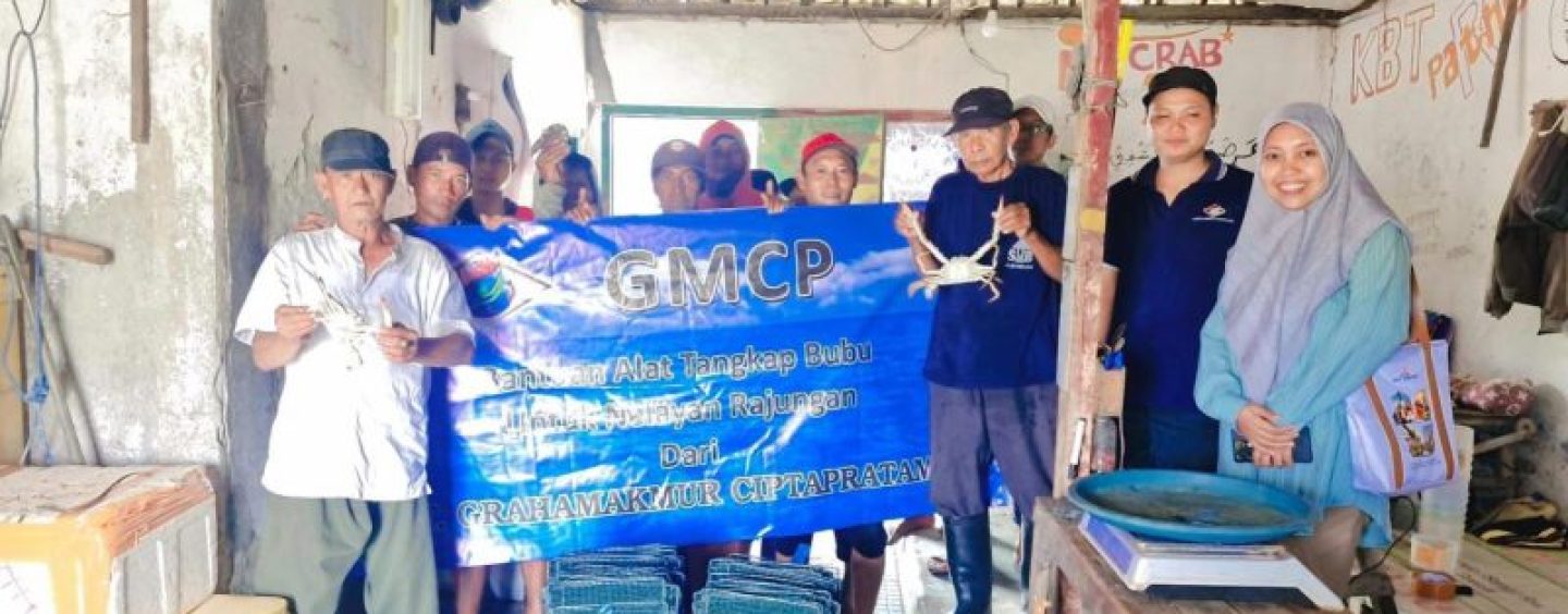 PT. GMCP Distributes Crab Traps/Bubu Fishing Gear to Fishermen in Gresik and Pamekasan