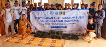 APRI Fishing Gear Swap Disribution Crab Traps to Fishermen in East Lampung